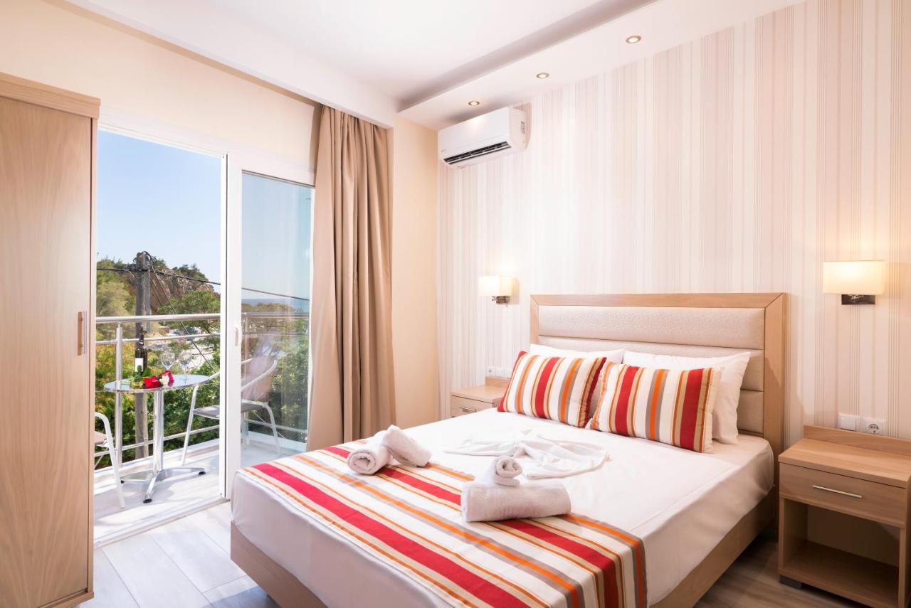 Star Bay Luxury Aparthotel ลิเมนาเรีย ภายนอก รูปภาพ