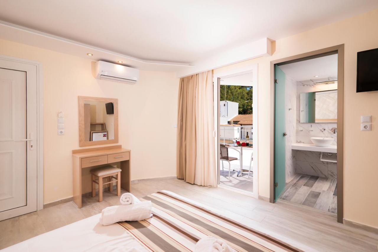 Star Bay Luxury Aparthotel ลิเมนาเรีย ภายนอก รูปภาพ